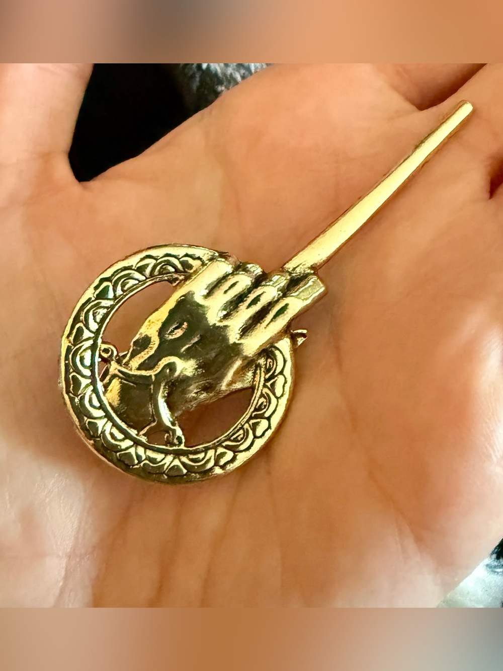 New Game of Thrones Ned Stark Hand Of The King Pin Brooch Gold Colored
